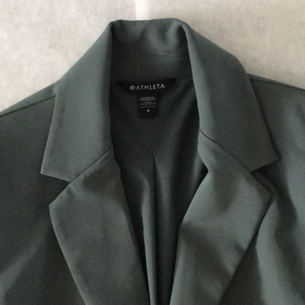 Athleta Endless Blazer olive green like New perfect condition! Zip pockets - Picture 2 of 10